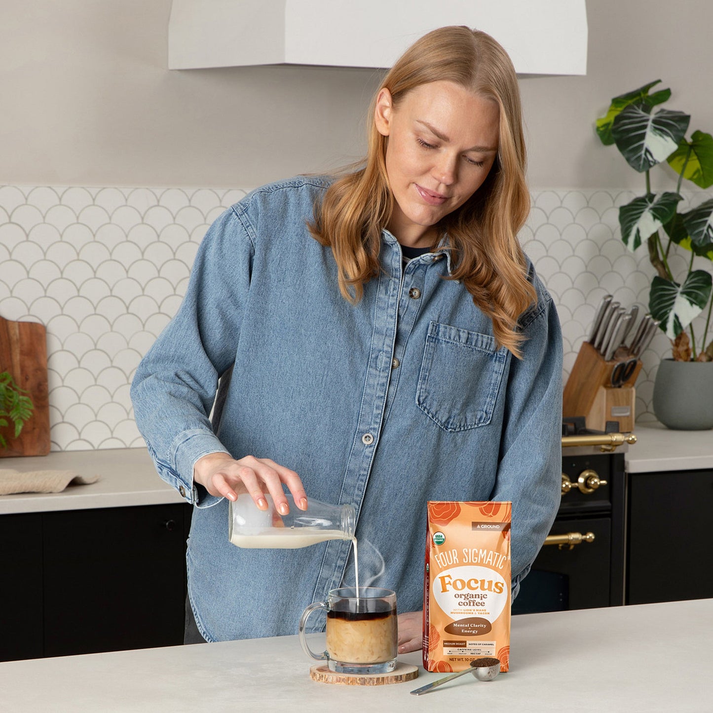 focus-ground-coffee-medium-k2 focus-ground-medium-lifestyle2.jpg